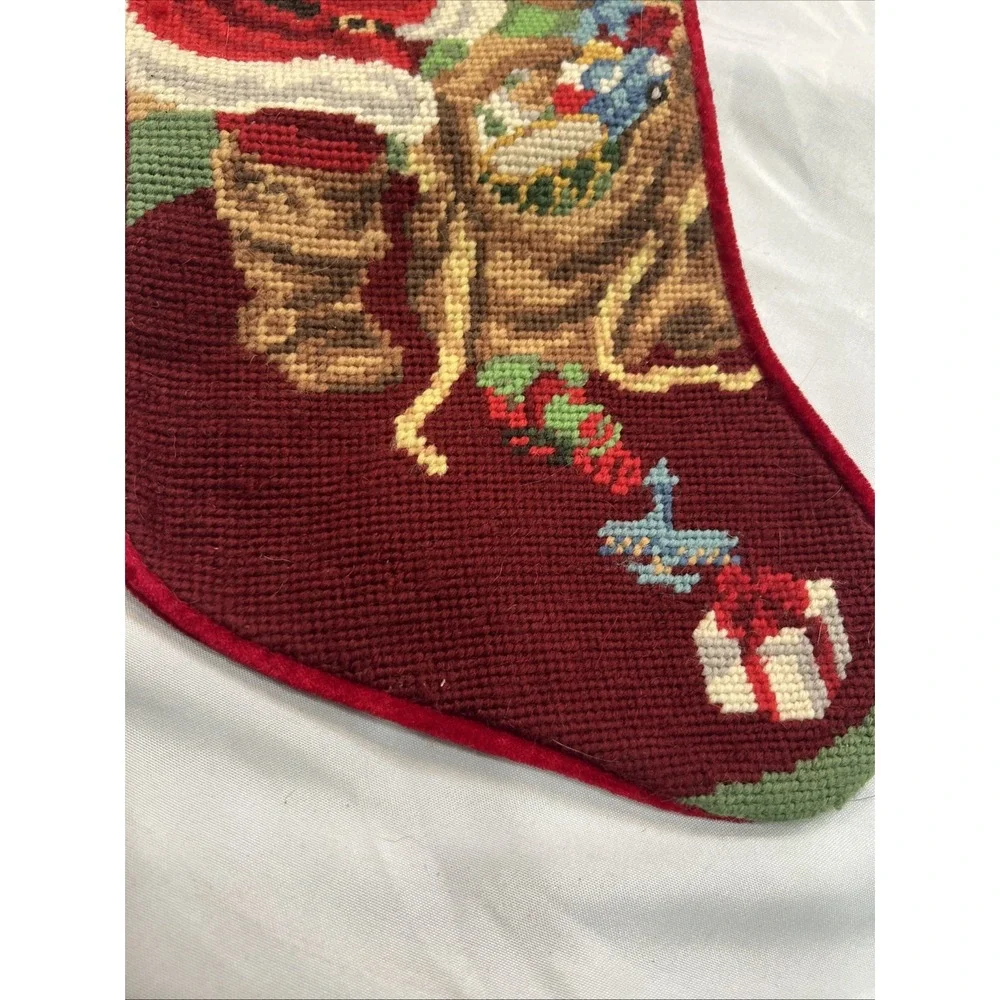 CHRISTMAS NEEDLEPOINT SANTA‎ 18